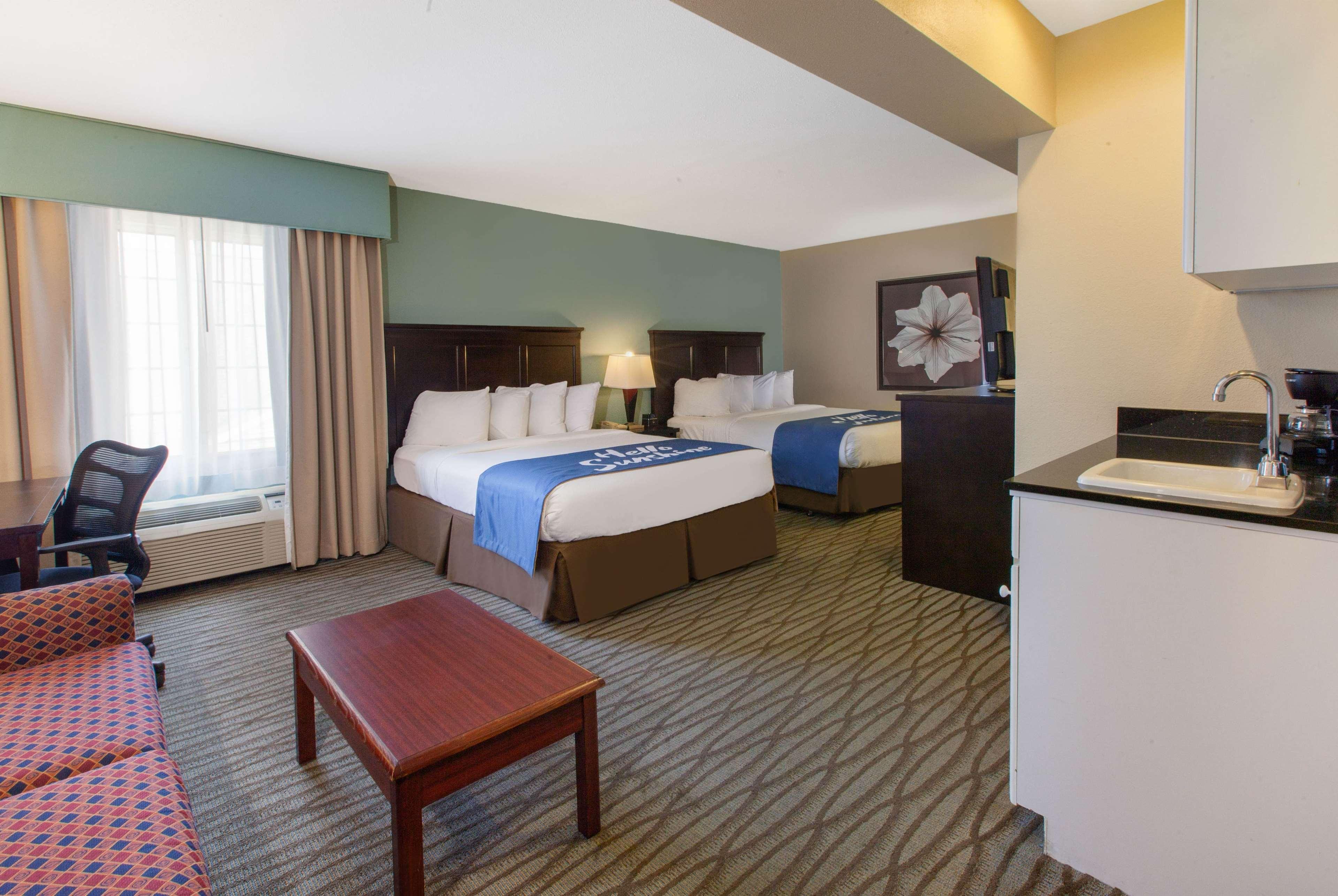 Days Inn By Wyndham פטוסקי מראה חיצוני תמונה