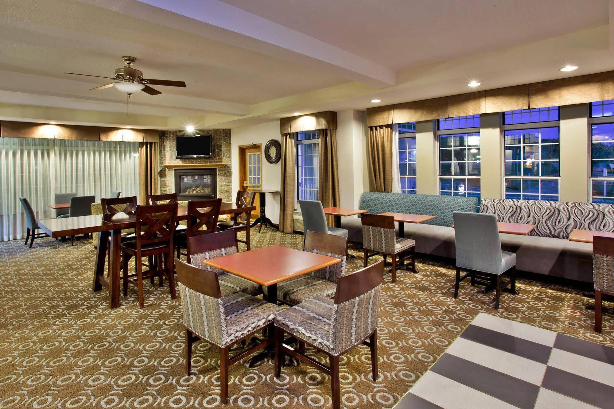 Days Inn By Wyndham פטוסקי מראה חיצוני תמונה